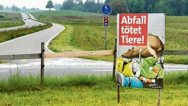 An über 100 Standorten haben Aargauer Bauernfamilien die Plakate aufgestellt, so auch Urs Baur in Egliswil.