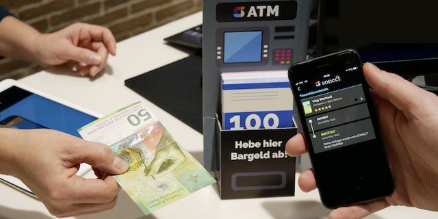 Volg ist die neue Bank für die Dörfer. Per Handy kann man in den Filialen bald neu Geld abheben. (Bild z.V.g)