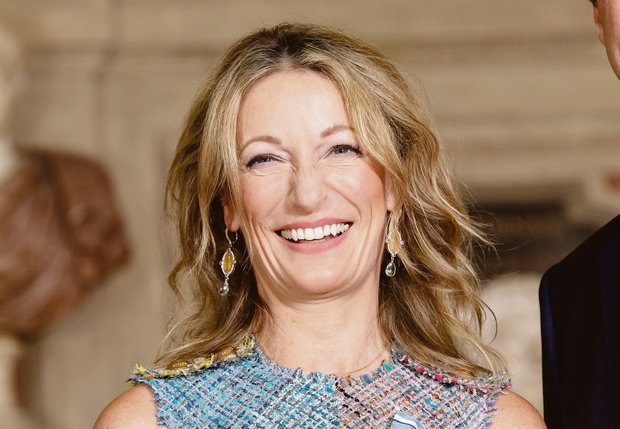 Buchtipp: Scharfzüngige Vendetta für die Bauern Auf offiziellen Bildern ist sie oft glamourös und topgestylt. Doch die deutsche Kabarettistin Monika Gruber ist im Herzen eine bodenständige Bauerntochter geblieben. (Bild Keystone)