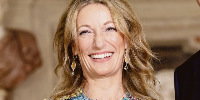 Auf offiziellen Bildern ist sie oft glamourös und topgestylt. Doch die deutsche Kabarettistin Monika Gruber ist im Herzen eine bodenständige Bauerntochter geblieben. (Bild Keystone)