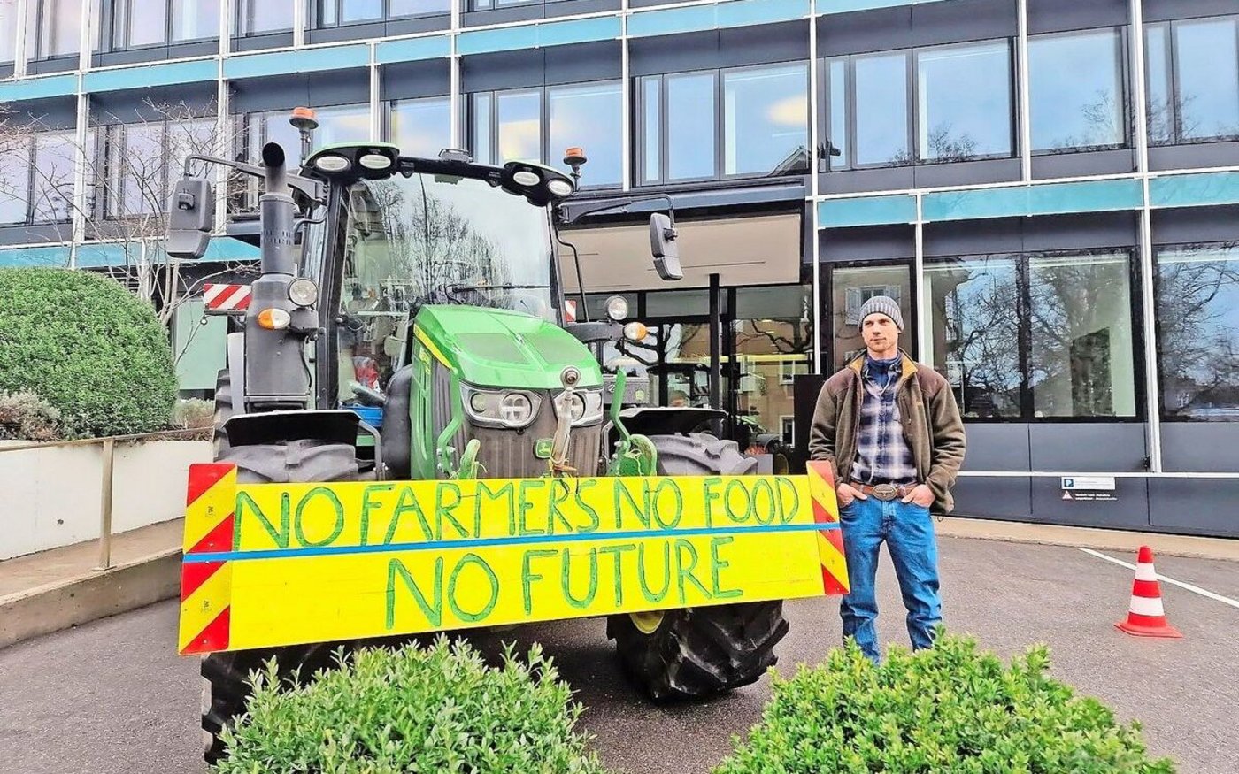 Roman Hodel fuhr seinen Traktor von Dagmarsellen vor den BOM-Sitz in Bern. Ob er die Motivation zu solchen Aktionen im Herbst noch finden wird, hängt auch vom Ausgang der Abstimmung ab. 