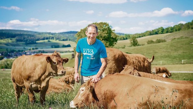 Reto Pfister aus Bözen ist einer von rund 34 Betriebsleitenden, die ihre Produkte unter dem Jurapark-Label verkaufen; Familie Pfister hat ihr Natura-Beef, Wein und Spirituosen mit dem Parklabel zertifiziert. Die anfängliche Skepsis ist verflogen. 