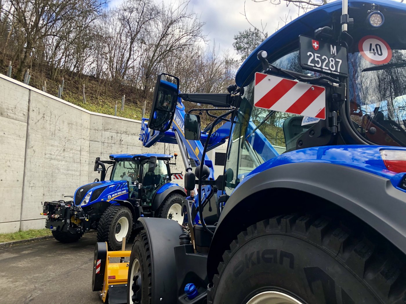 Die Traktoren ersetzen die alten «Armee-Traktoren».