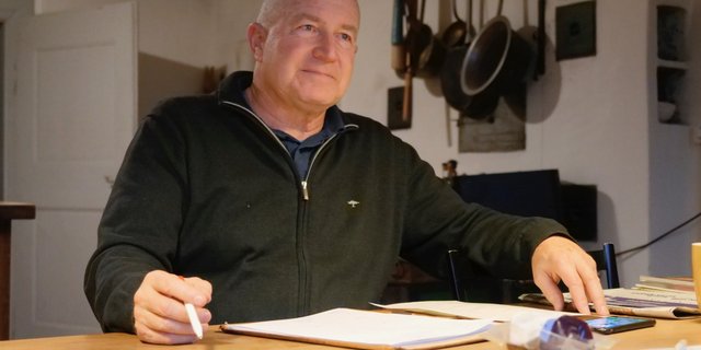 Eric Meili vom Forschungsinstitut für Biologischen Landbau FiBL unterstützt die Pioniere der Hof- und Weidetötung seit der ersten Stunde. Bild: Martina Rüegger