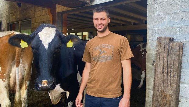 Simon Kopp hat sich im Projekt Klimastar Milch für die wirkungsorientierte Prämie entschieden, die je nach erzielter Reduktion ausbezahlt wird. 