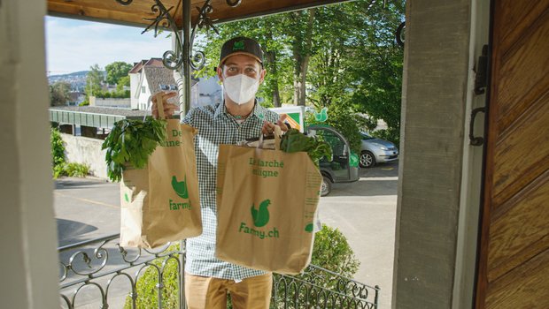 Der Lieferservice von Hofprodukten bis an die Türe entsprach zu Hochzeiten der Pandemie einem grossen Bedürfnis: Sichere Versorgung mit Lebensmittel bei geringem Infektionsrisiko dank wenig Kontakt zu anderen Menschen. (Bild Farmy)