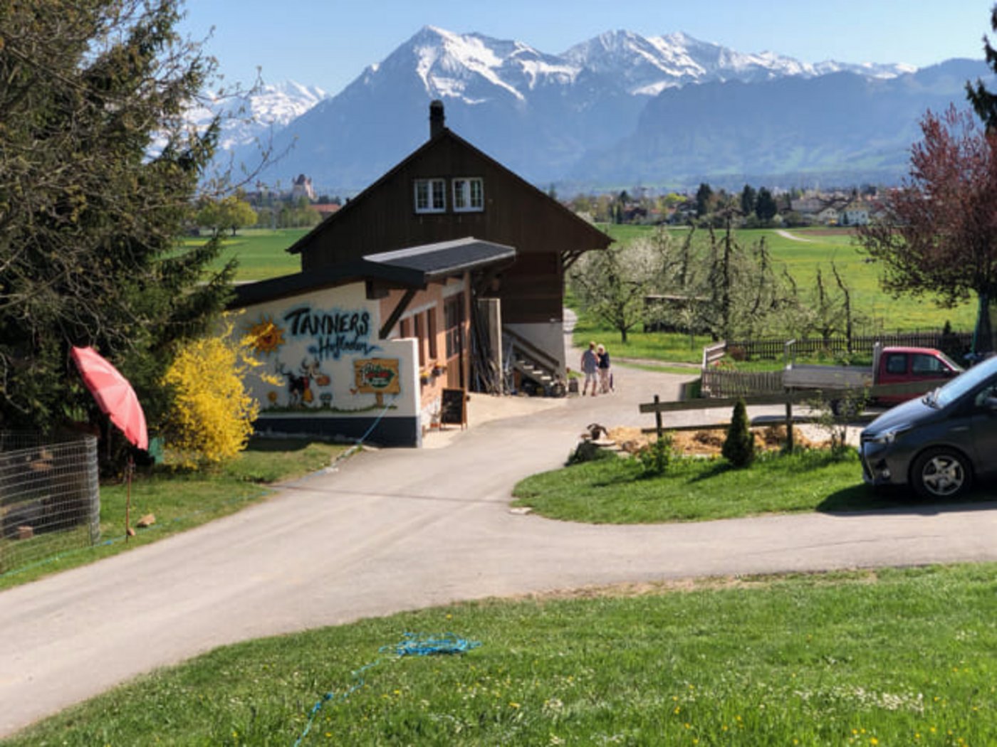 Der Hofladen des Tanner Hofs ist in einer schönen Lage wo viele Velofahrer und Fussgänger vorbeikommen. 