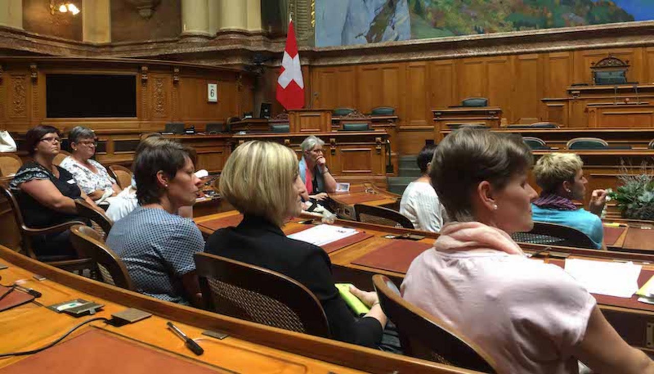 Wer im Herbst im Nationalratssaal an der Frauensession mitdiskutieren will, kann sich jetzt bewerben. (Symbolbild SBLV)