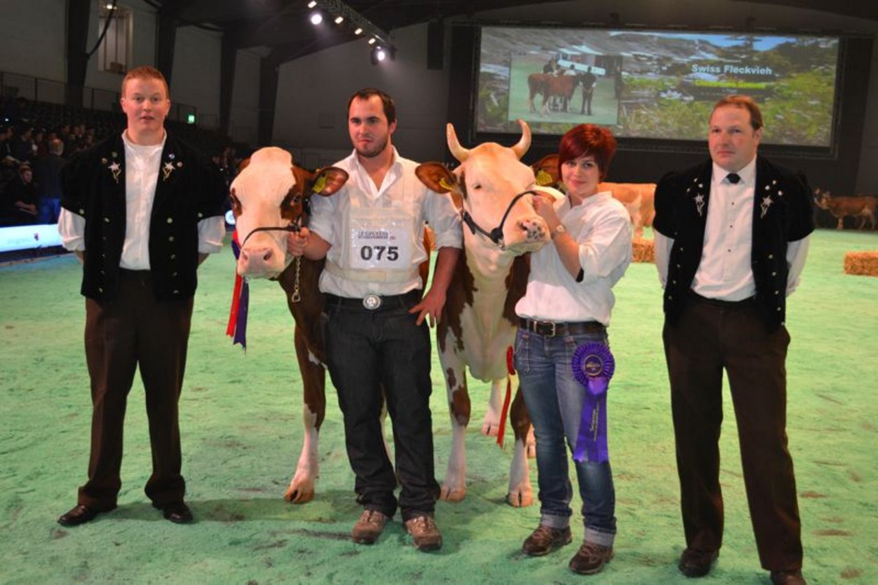 Junior Champion (rechts): Orsay Thaiti, Jakob und Michel Berger, Milken BE / Reserve Junior Champion: Coccorossa Elly, Michel Rey, Le Châtelard