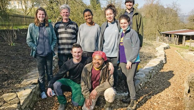 Das Team des Bungerthof (hier nicht ganz vollständig) hat beim Bau des neuen Gartens viel Arbeit geleistet. Obere Reihe rechts: James Pollard, Leiter Fachbereich Garten.