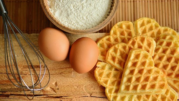 Eier aus innländischer Produktion ersetzen zunehmend Importe. Jedes fünfte Ei im Detailhandel stammt von einer Bio-Henne. (Bild Pixabay)