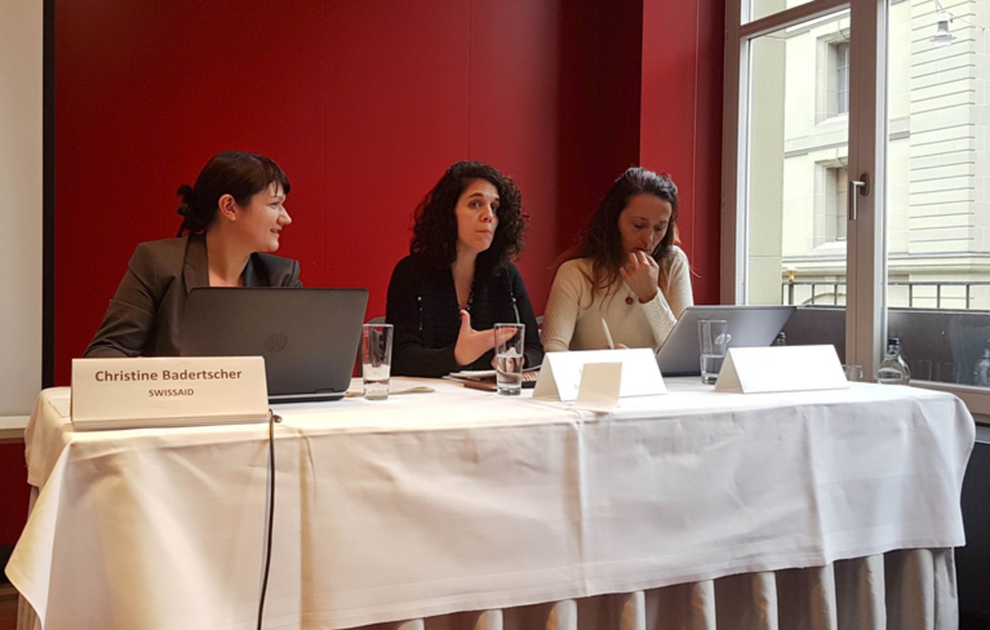 Christine Badertscher (Swissaid), Natalia Carrau (Redes) und Isolda Agazzi (Alliance Sud) (v.l.n.r.). (Bild ji)