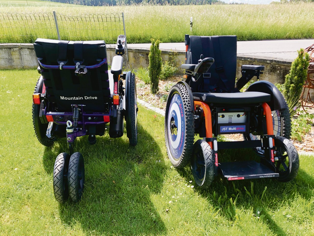 Der Rollstuhl Mountain Drive ist sehr einfach zu steuern und robust im Gelände unterwegs. (Bild et)