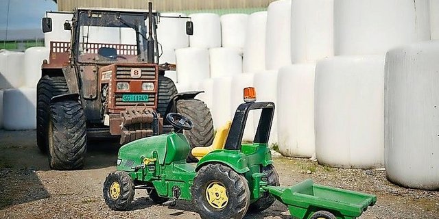 Maschinen optimal einstellen und Silofolien rezyklieren sind nur zwei von vielen möglichen Massnahmen, um die Energieffizienz auf dem Betrieb zu verbessern.