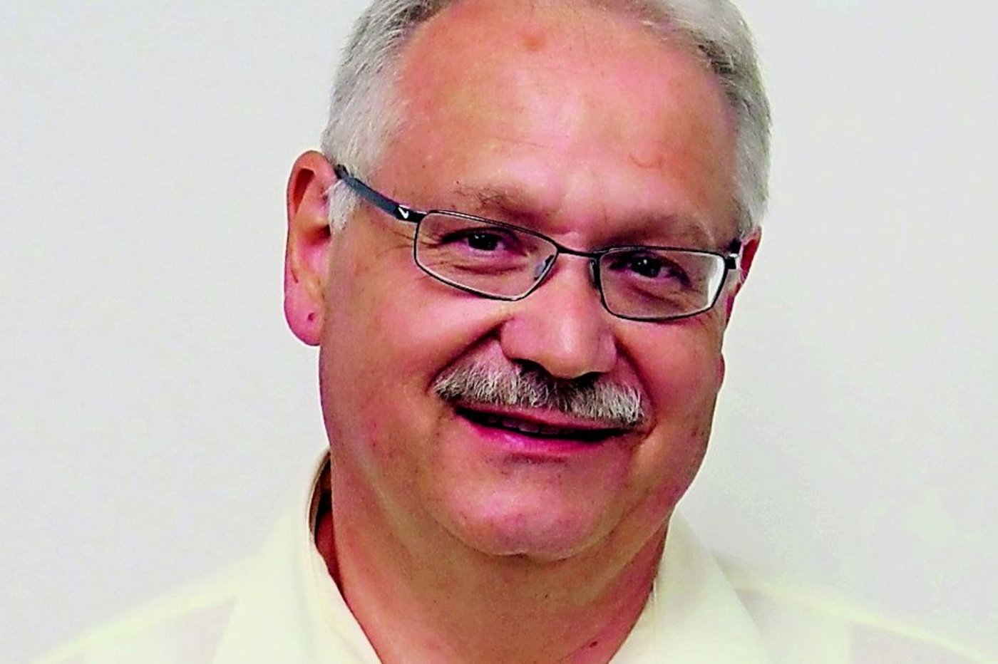 «Oft werden die Aufräumkosten unterschätzt», sagt Versicherungsberater Thomas Hauri. Durch das Löschwasser müssen die Brandreste als Sondermüll entsorgt werden. (Bild: zVg)