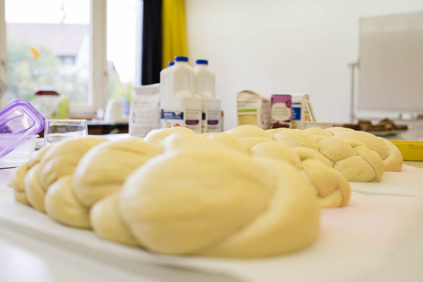 Beim fertigen Zopf wurden keine Unterschiede festgestellt. Massgebend ist dann wohl doch eher die Bäckerin als die Maschine.