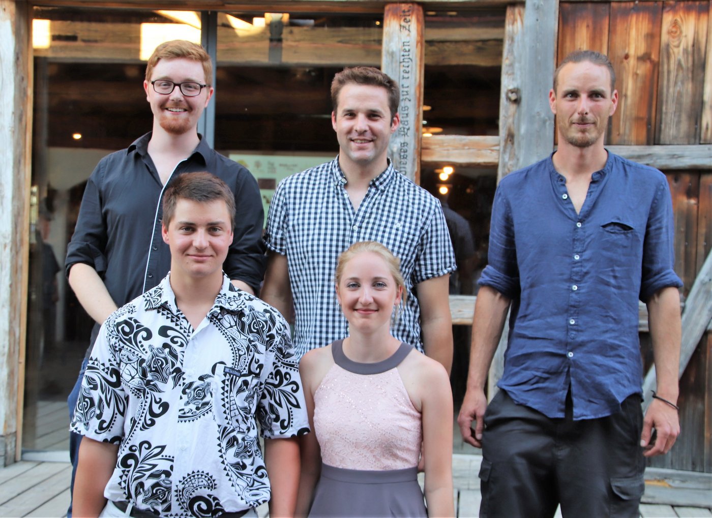 Gruppenbild mit Dame: Die fünf erfolgreichen neuen Weintechnologen.