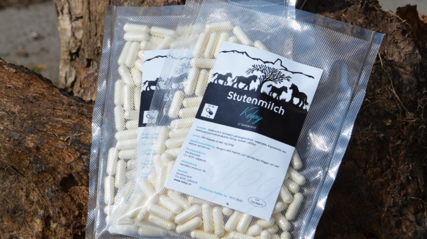Pro Tag und Tier wird ein Liter verarbeitet. Die Stutenmilch wird nach dem Melken tiefgekühlt und später zu Kapseln verarbeitet. (Bild zVg)