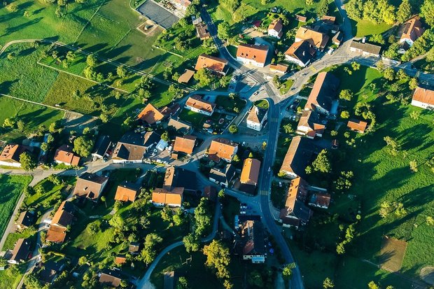 Digitale Geodaten von Swisstopo kostenlos und frei nutzbar Mit dem Service könne Swisstopo einen aktiven Beitrag leisten für Innovation und wirtschaftliches Wachstum, und gleichzeitig die digitale Transformation der Schweiz unterstützen. (Bild Pixabay)