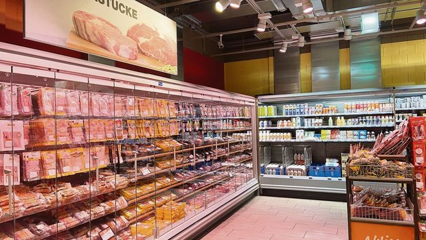 Der Detailhandel (hier eine Migros-Filiale) generiert grosse Umsätze mit tierischen Produkten aus der Schweizer Landwirtschaft, so richtig ins Zeug werfen gegen die MTI will er sich aber nicht.