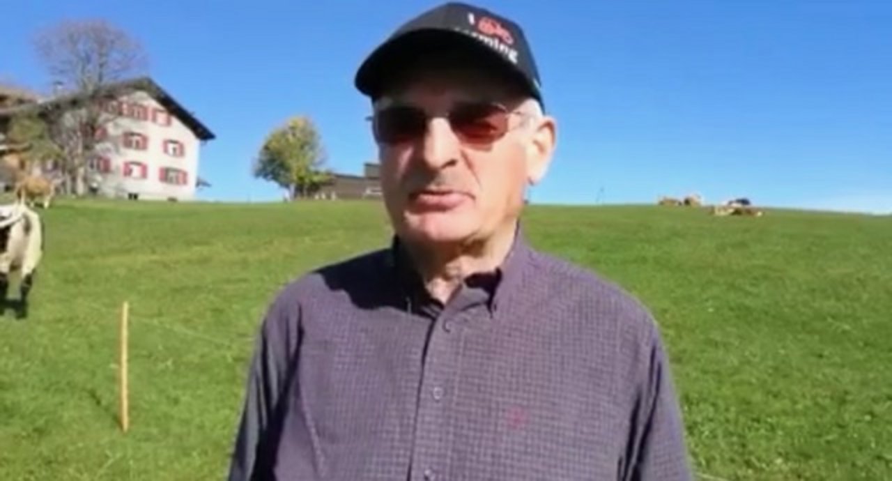 Hans Rüssli berichtet jeden Monat im Video über die Marktlage beim Schweizer Schlachtvieh. (Bild Screenshot BauZ)