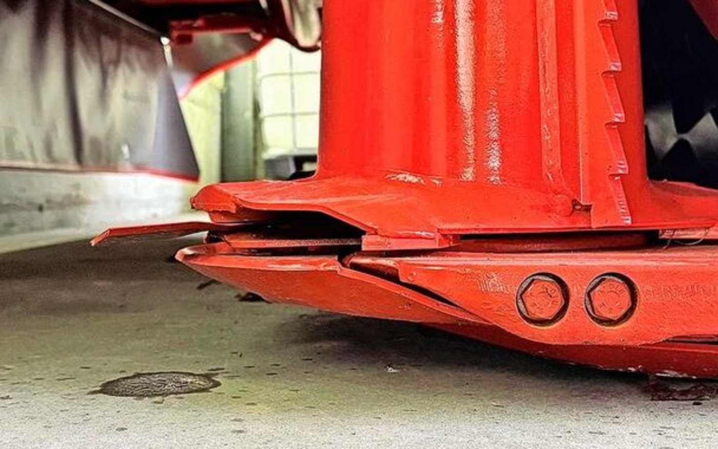 Die goldene Formel für Hochschnittkufen: Anzahl Mähscheiben minus 2 ergibt Anzahl Kufen. Mindestens zwei Stück sollten pro Vorrichtung aber ran.