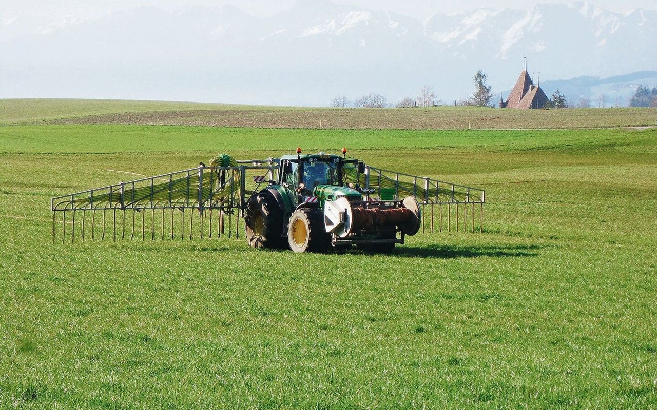 Seit dem 1. Januar gilt im Thurgau die Schleppschlauch-Pflicht für das Ausbringen von flüssigem Hofdünger.