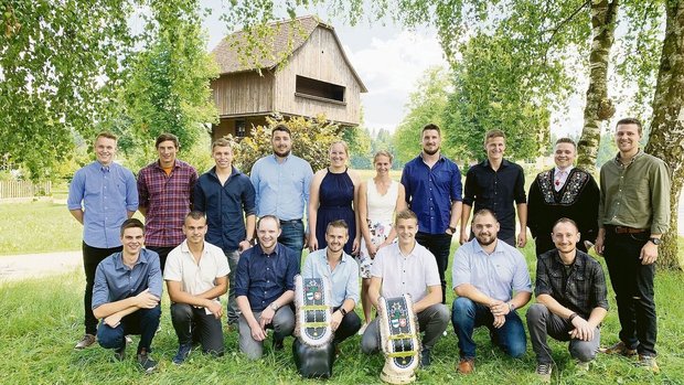 Die Absolvent(innen) Die Absolvent(innen) der Höheren Fachschule am Schluechthof.