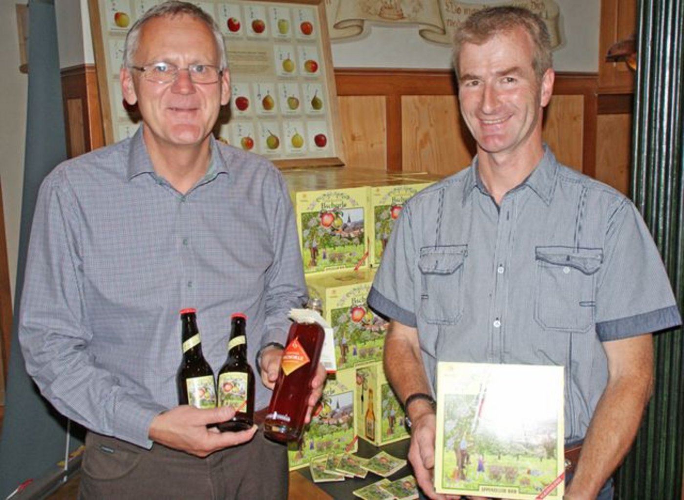 Karl Locher (links) und Fredi Klee freuen sich über die Lancierung des Bschorle. (Bilder mg)