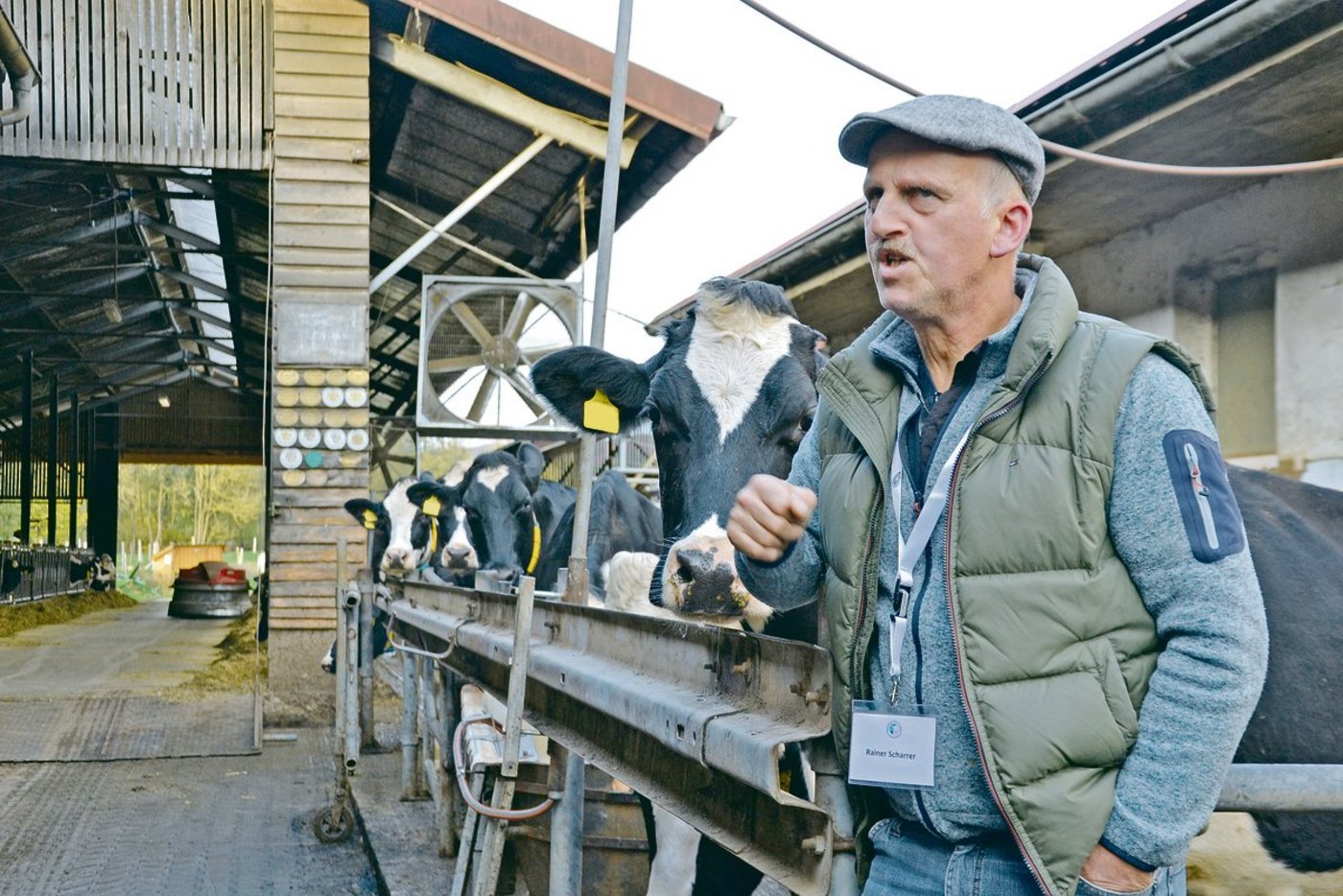 Rainer Scharrer ist selbst Mitglied bei den European Dairy Farmers. Auch er will auf seinem Betrieb die Kosten weiter optimieren.(Bild jba)