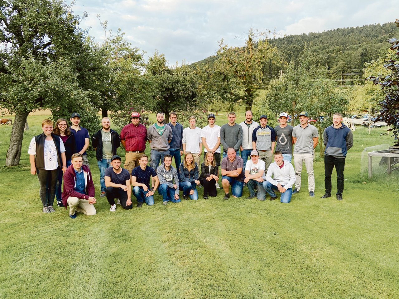 Viele strahlende Gesichter der Landwirt(innen) EFZ der Klasse 3e.