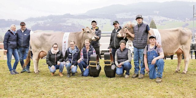 Die Miss OB Timea der Familie Schrackmann, Sarnen und die Miss BV Lilli Lou von der Familie Jakober-Gasser, Ramersberg.