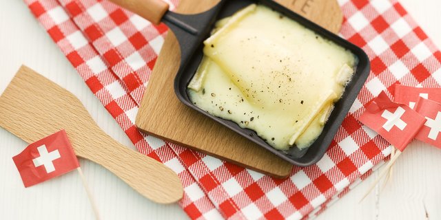 Konsument(innen) in der Schweiz haben im letzten Jahr 8844 Tonnen Raclette gegessen. (Bild Raclette Suisse)