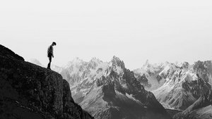 Man sieht nur noch den Abgrund: Menschen in suizidalen Krisen haben eine Art Tunnelblick.