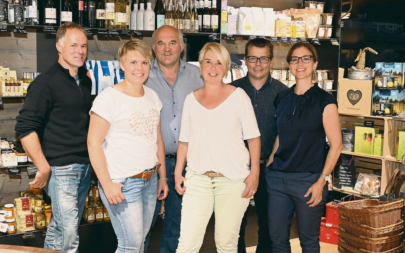 Der Vorstand von «Ländlicher Marktplatz Urschwyz» mit Kilian Diethelm, Corinne Schuler, Hans Ruhstaller, Susanne Hofstetter, Benno Dillier sowie Projektleiterin Sibylle Marti (v. l.).