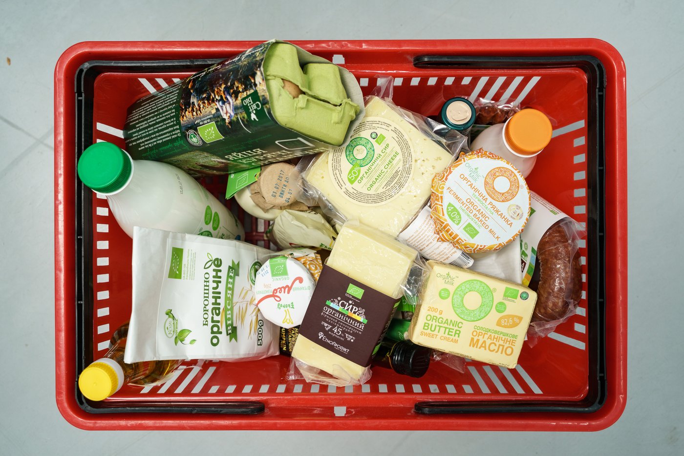 Lokale Bio-Produkte mit dem EU-Bio-Logo (Euro-Blatt). Bild (FiBL Ukraine)