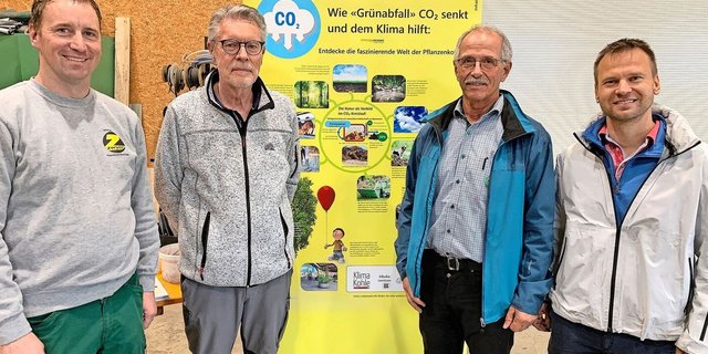 Referierten über den Nutzen von Pflanzenkohle: Michi Zwyer, Roland Christen, Fredy Abächerli und Benjamin Schmeisser (v. l.). 