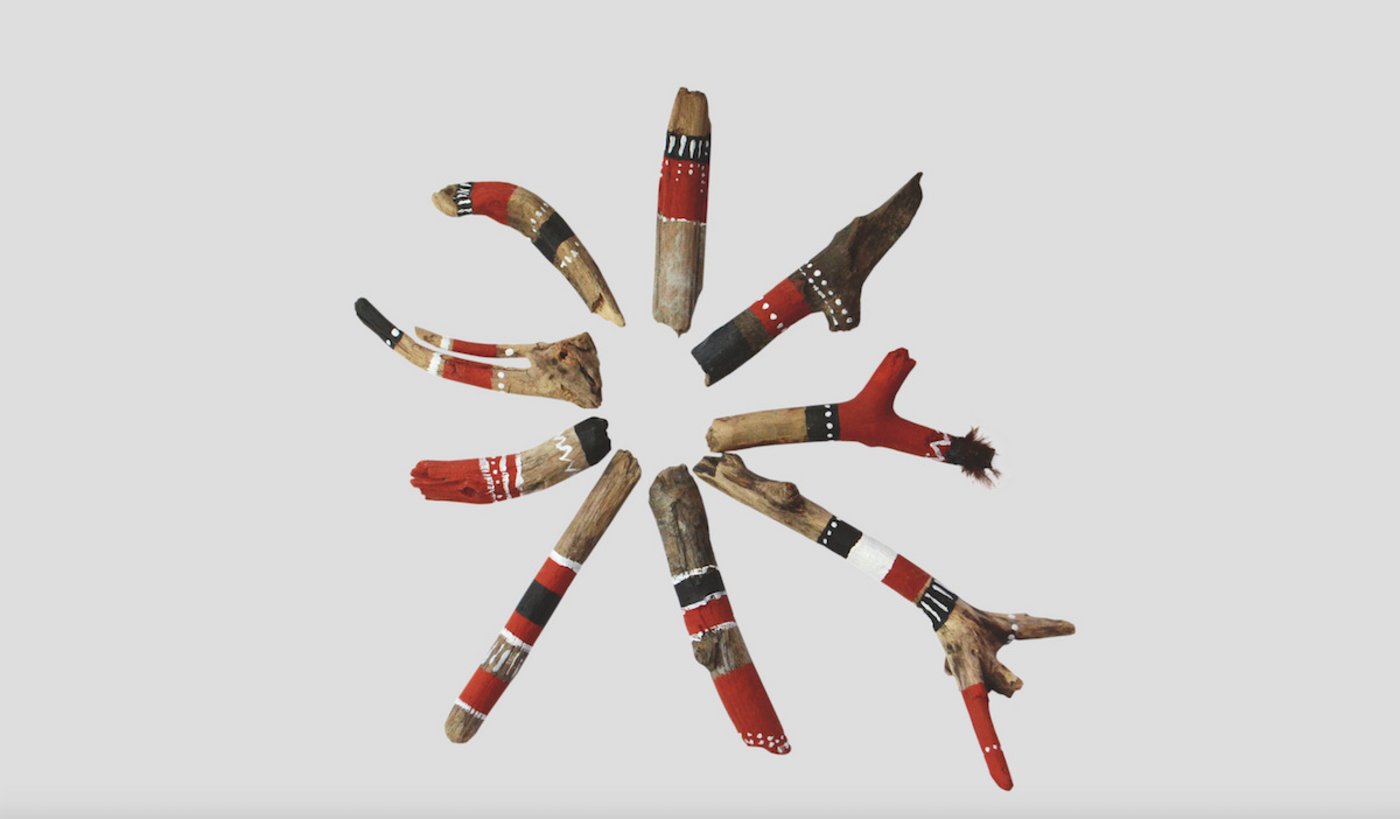 Zauberstöcke aus Schwemmholz  (Foto: Pia Bertsch)