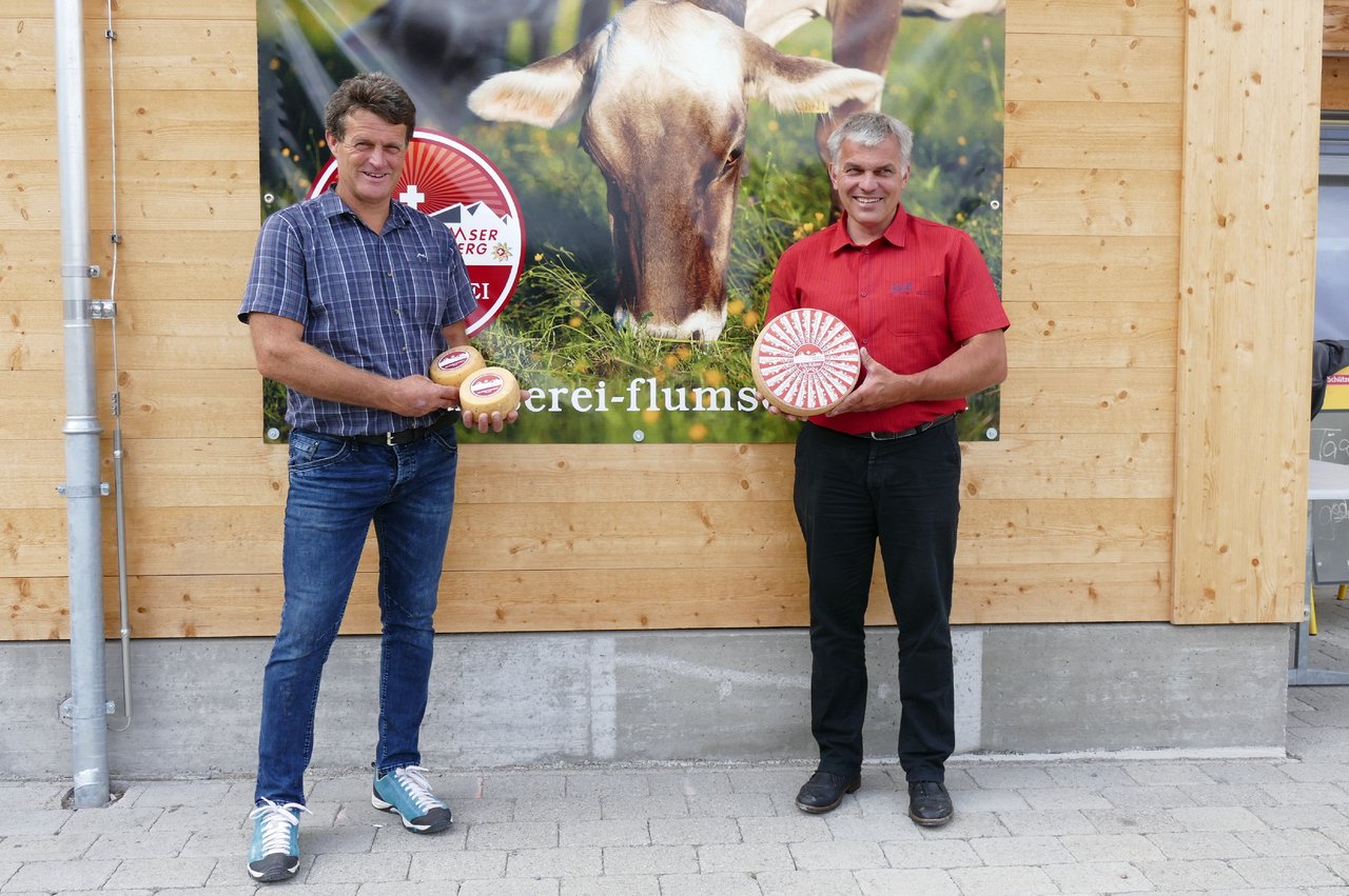 Das sind die Gewinner: Die Käserei Alp Tannenboden aus Flumserberg. (Bild Emmental Versicherung)