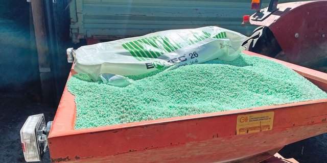 Zwei parlamentarische Initiativen möchten nur die Inverkehrbringung, nicht aber die Anwendung von Pflanzenschutzmitteln und Dünger erfassen.