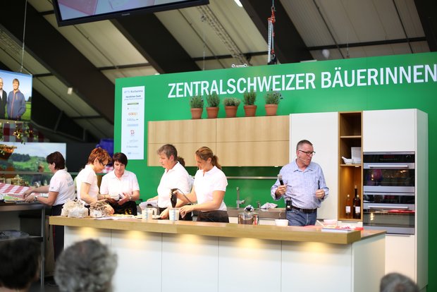 Die Kocharena der Zentralschweizer Bäuerinnen, dieses Jahr unter dem Motto "Clever kochen". (Archivbild BauZ)