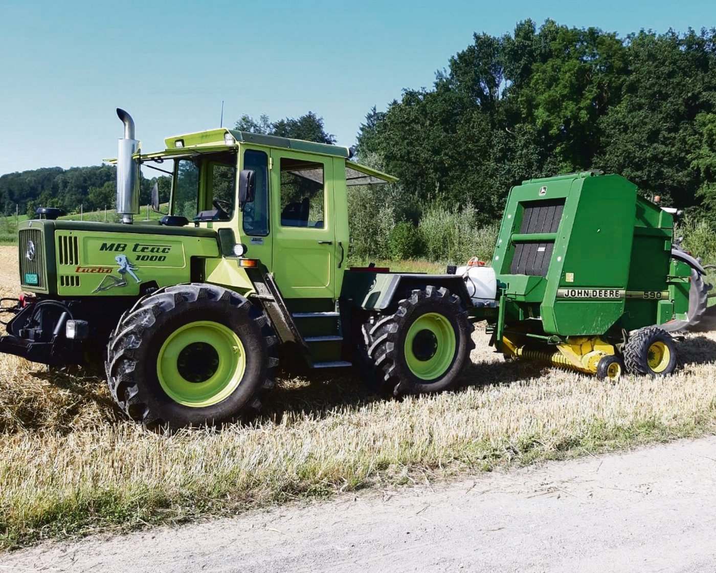 Der MB Trac  von Familie Bichsel aus Rotkreuz wird noch immer täglich bei der Arbeit eingesetzt.(Bild Sven Bichsel)
