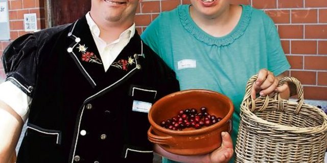Der Stolz auf ihre landwirtschaftliche Tätigkeit war den zwei LuB-Mitgliedern förmlich anzusehen.(Bilder nb)