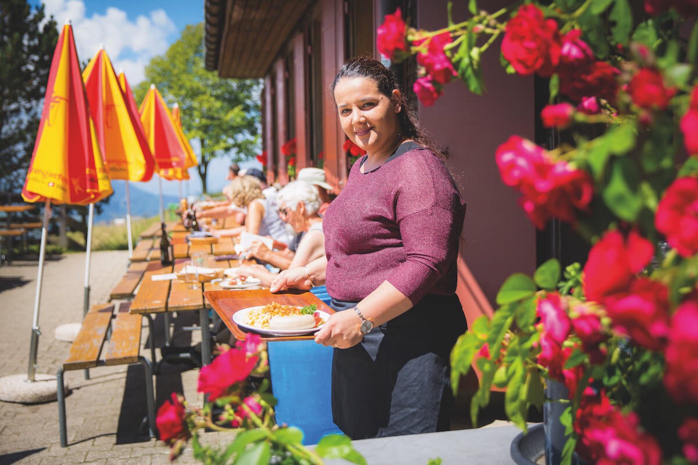 Mirlinda Fazliu, die Wirtin  auf der Hundwilder Höhe. (Foto: Philipp Griesemer)