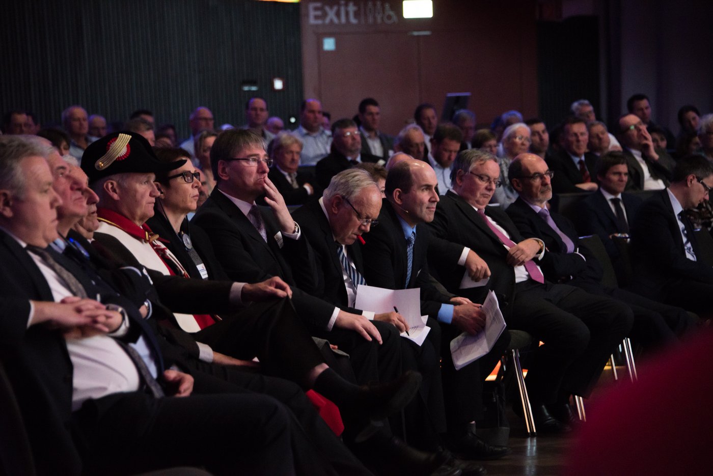 Derweil Bundesrat Johann Schneider-Ammann noch ein letztes Mal seine Rede korrigierte.