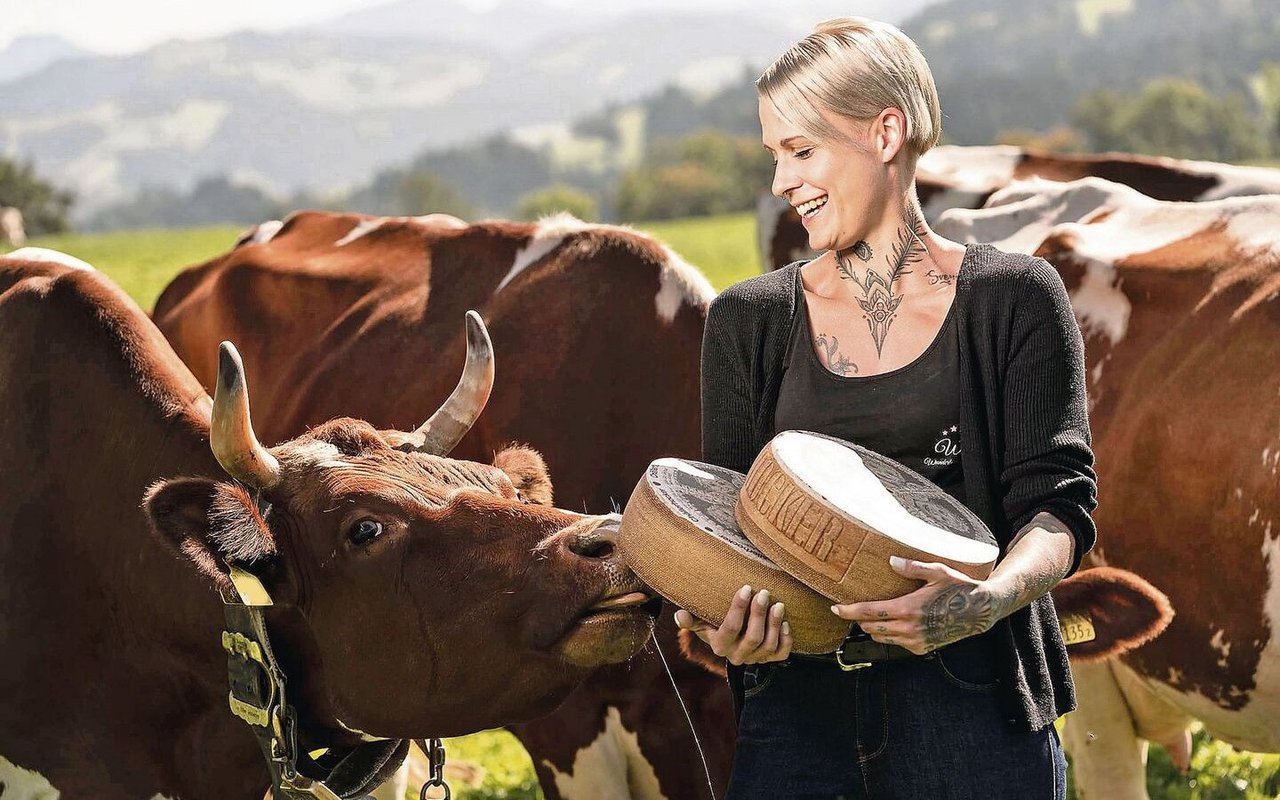 Sarah Schönenberger liebt Käse über alles. Käse und nochmals Käse – das ist ihr Ding. «Die Wertschöpfungskette beginnt mit der Leistung der Kühe und der Arbeit der Bauernfamilien», sagt sie. Das verdient Wertschätzung. 