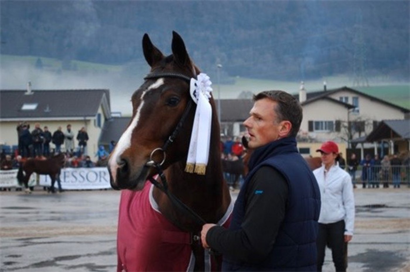 In Glovelier JU werden am 13. Januar 48 Kandidaten aus neun Zuchtlinien vortraben. (Symbolbild Archiv BauZ)