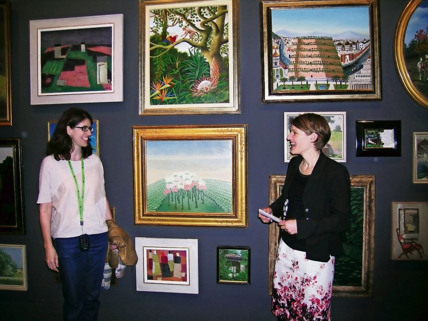 Christa Fritschi (links) und Stefanie Hoch hoffen, dass die Ausstellung «Gartenträume – Traumgärten» möglichst viele Kunstliebhaber und Gartenfreunde anspricht und inspiriert. (Bilder: Isabelle Schwander)