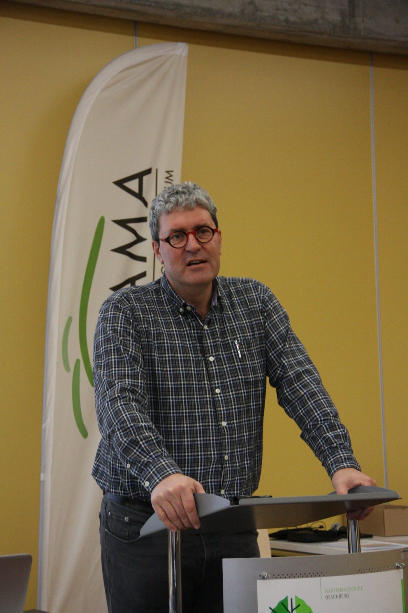 Mathias Grünig informierte über den Stand der Dinge der künftigen Stellenmeldepflicht. (Bild aw)