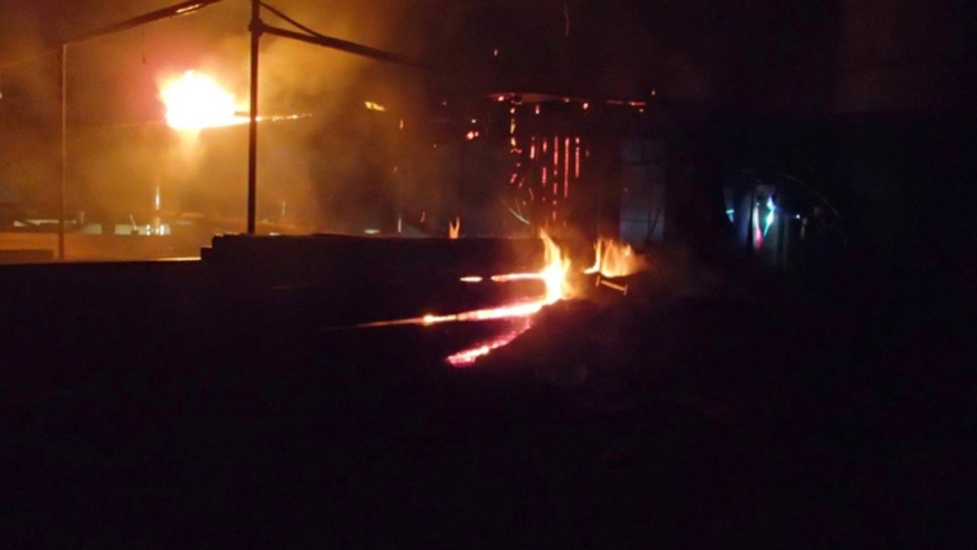 Vom Brand betroffen war ein Schweinestall an der Stauseestrasse in Leuggern. (Bilder Kapo AG)